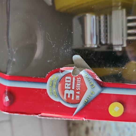 M&M's Rebel Without a Clue Dispenser IOB - Picture 4 of 8